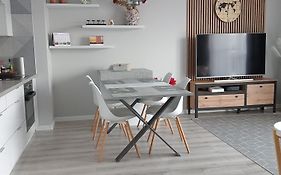 Apartament Manhattan os.Jarzębinowe